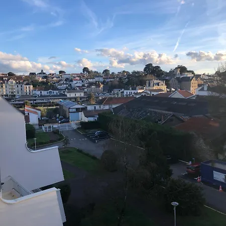 Joli Sur Le Port Pornic